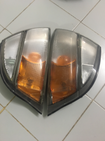 ไฟมุม TOYOTA GRANVIA หน้าหนูเก่าติดรถ