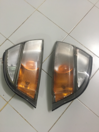 ไฟมุม TOYOTA GRANVIA หน้าหนูเก่าติดรถ