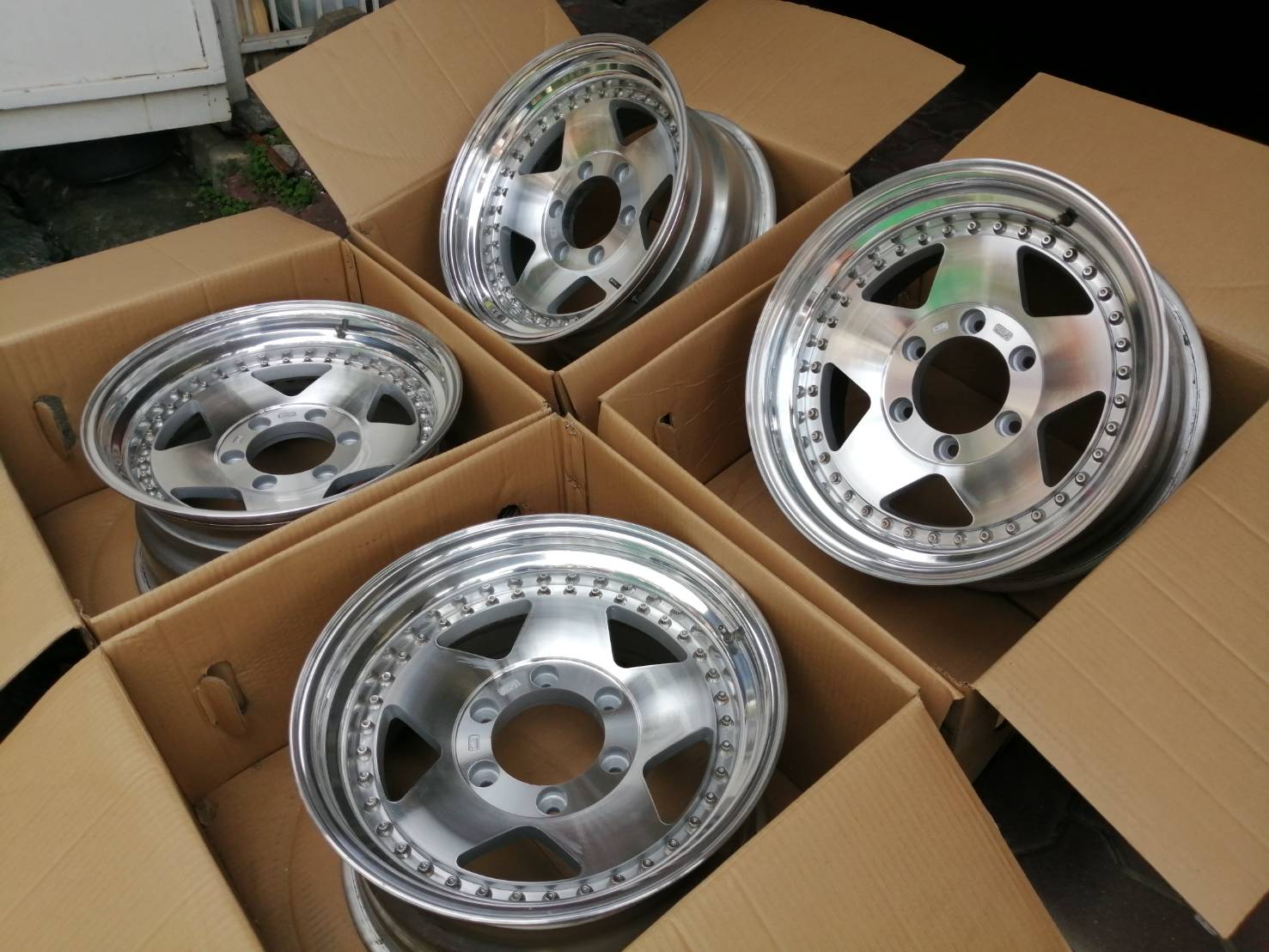 ล้อแท้ 2 ชิ้น 8 x 16 Japan