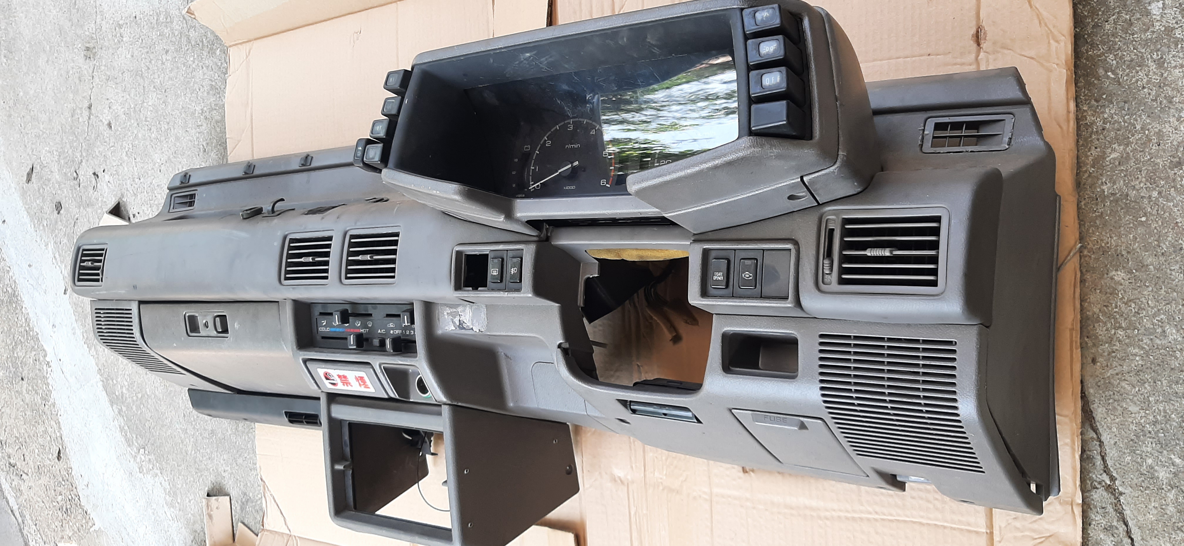 คอนโซนหน้าพร้อมเรือนไมล์ มังกรทอง