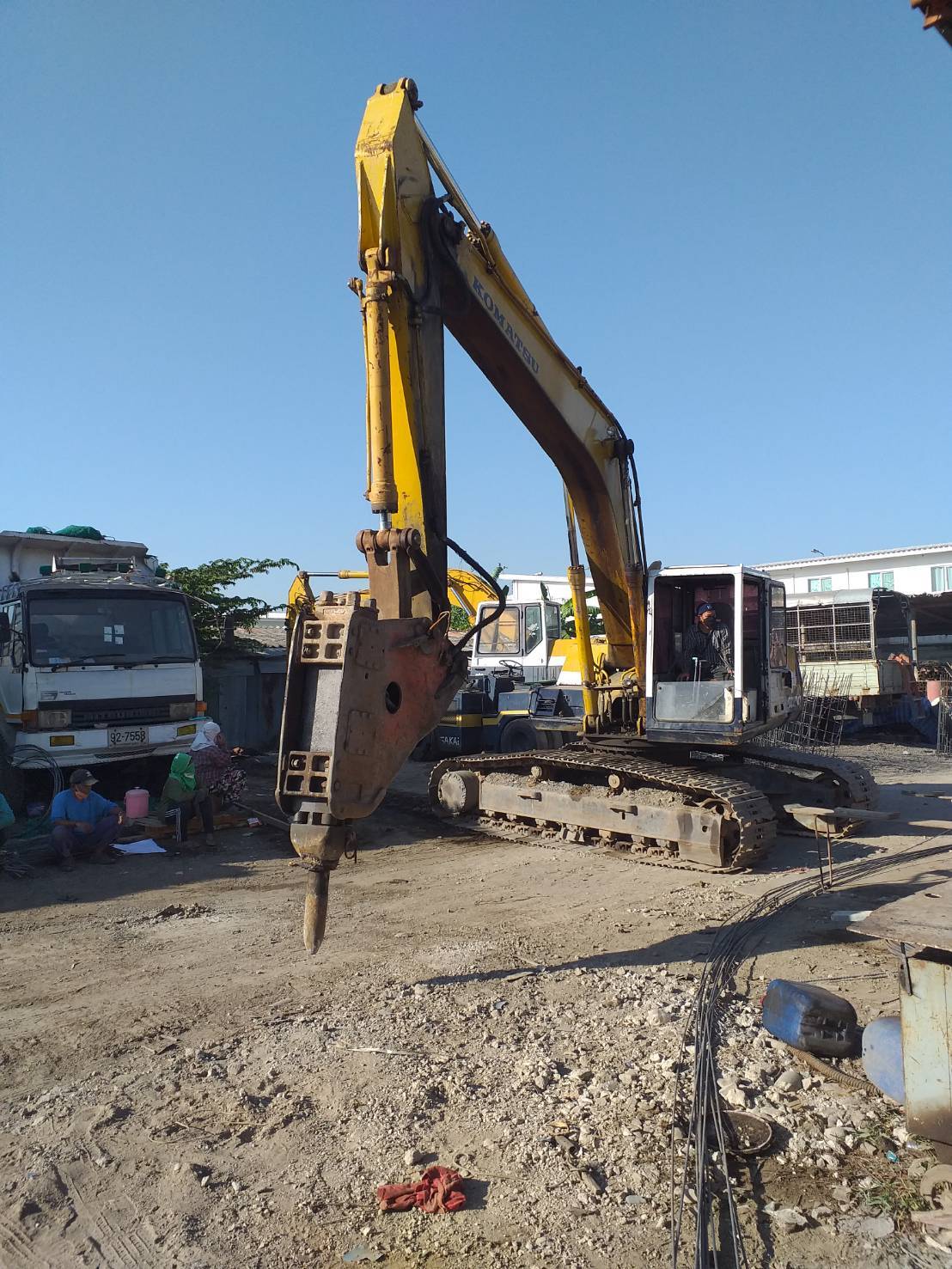 รถแบ็คโฮ KOMATSU PC200-5 มือสอง