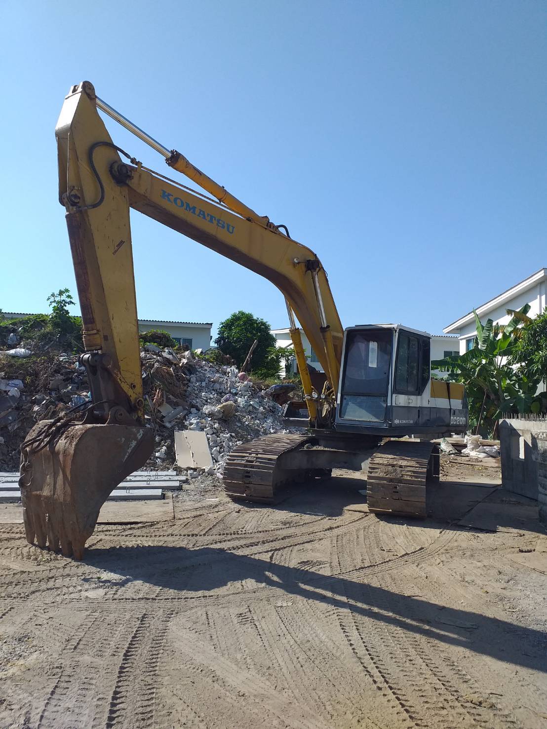 รถแบ็คโฮ KOMATSU PC200-5 มือสอง