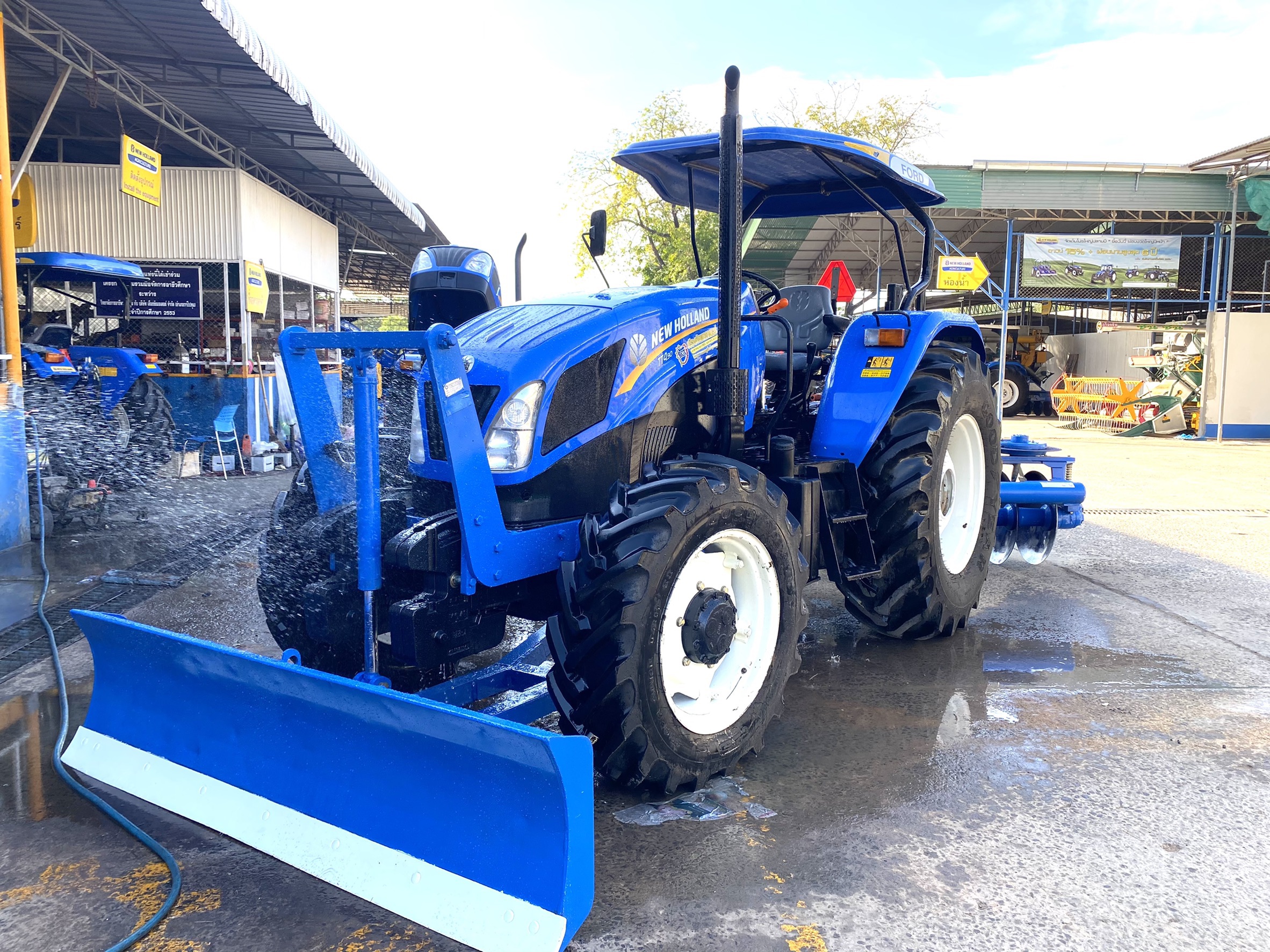 นิว ฮอลแลนด์ รุ่น TT4.90 89แรงม้า