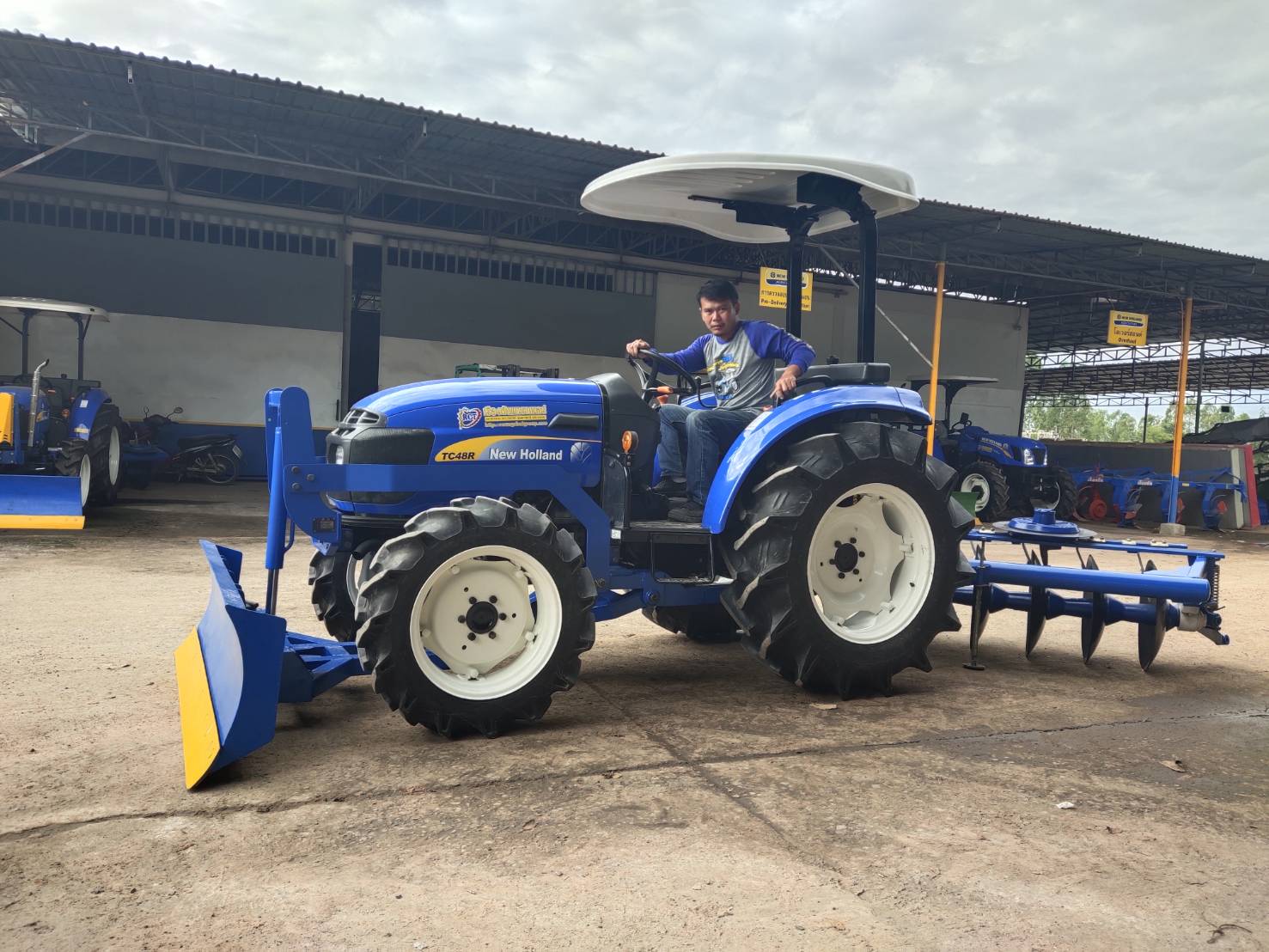 นิว ฮอลแลนด์ รุ่น TC48R 47 แรงม้า รถปีเดียว