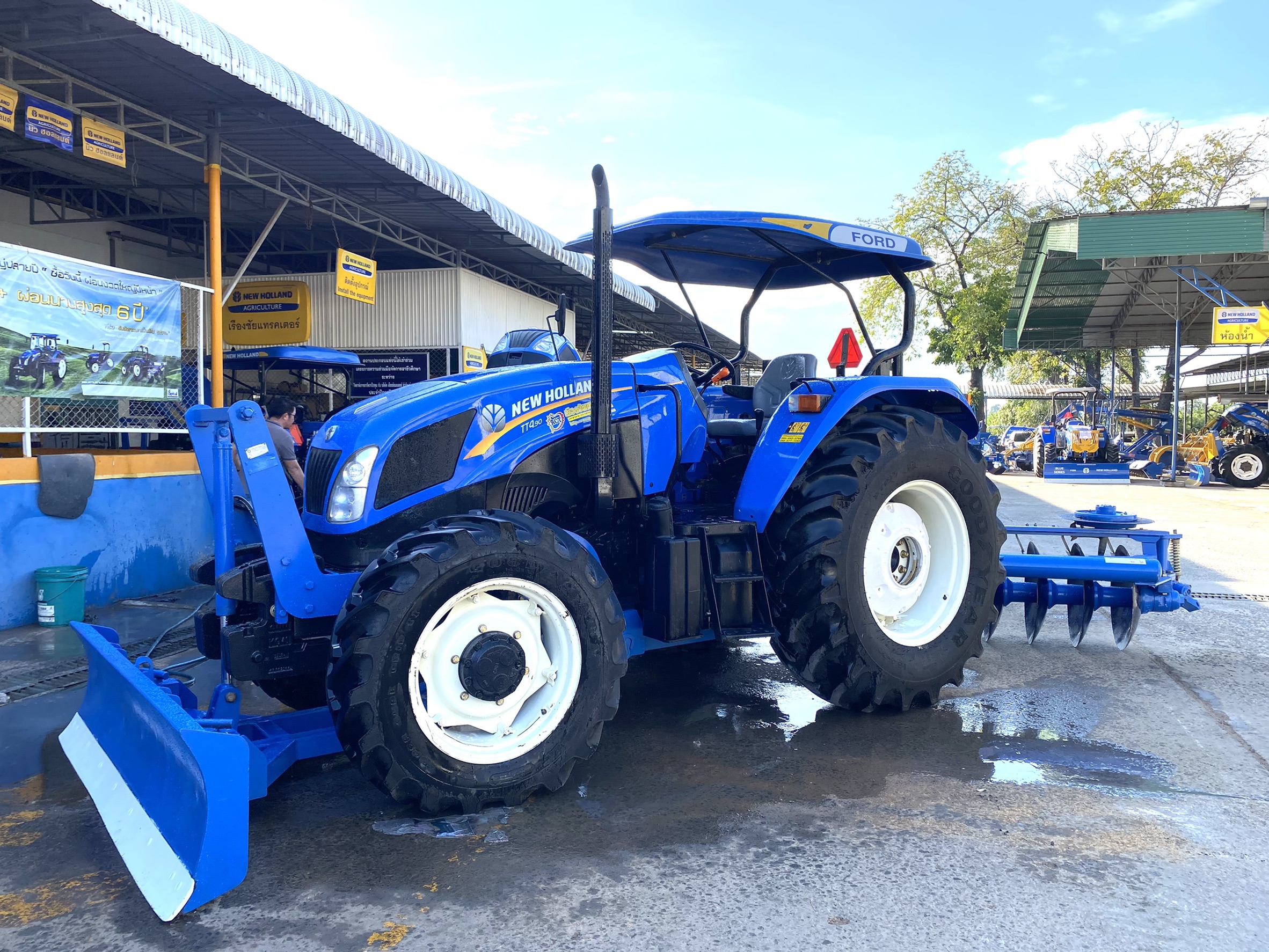 นิว ฮอลแลนด์ รุ่น TT4.90 89แรงม้า