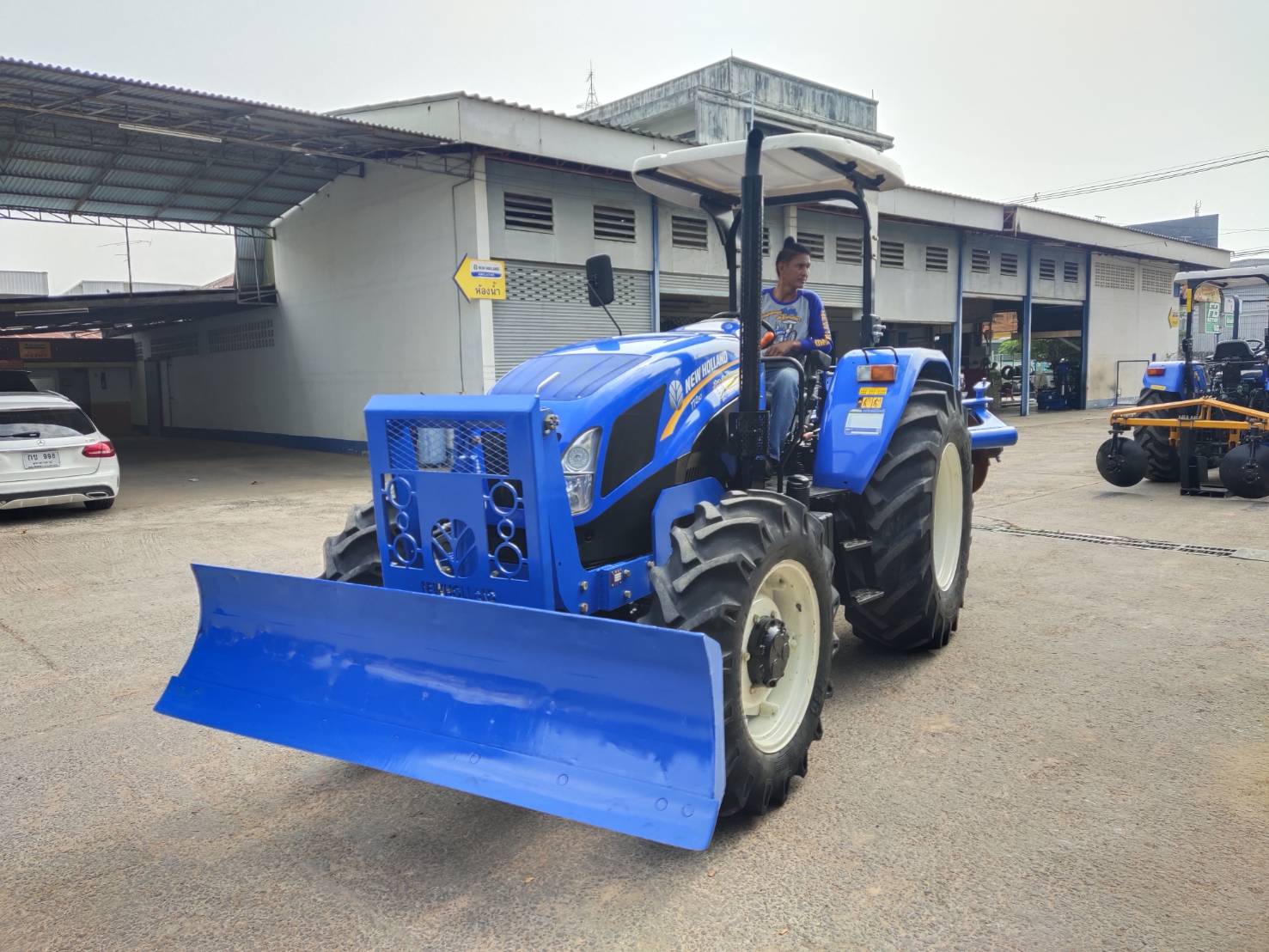 นิว ฮอลแลนด์ รุ่น TT4.90 88 แรงม้า