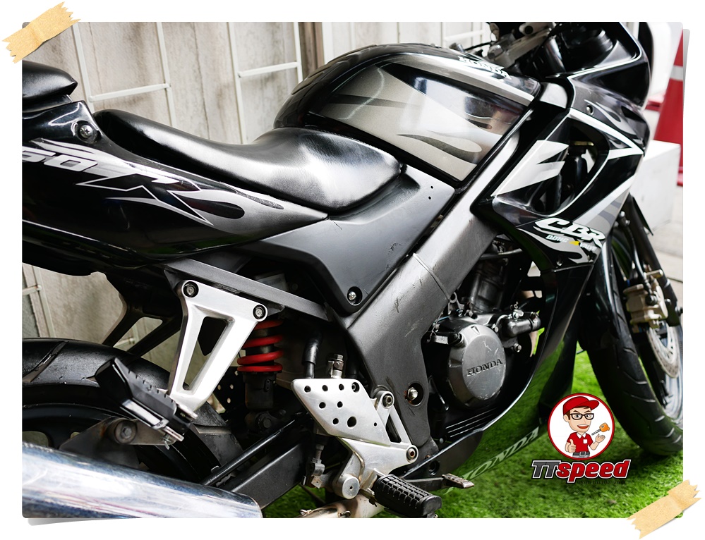 ราคานี้สุดคุ้ม CBR 150 กุญแจ 2 ชั้น เอกสารเล่มเขียวครบพร้อมโอนรถจดปี 47