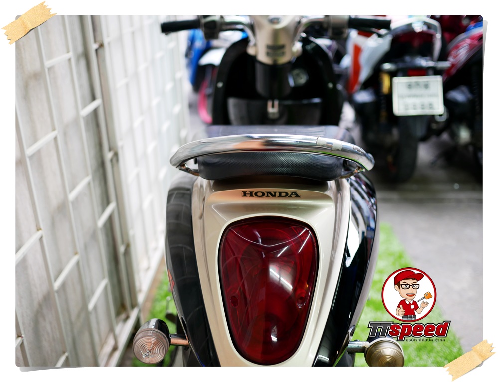 ขายสด Scoopy-i สีดำลงล้อ 17 ระบบหัวฉีดรถบ้านพร้อมขี่เอกสารเล่มครบ
