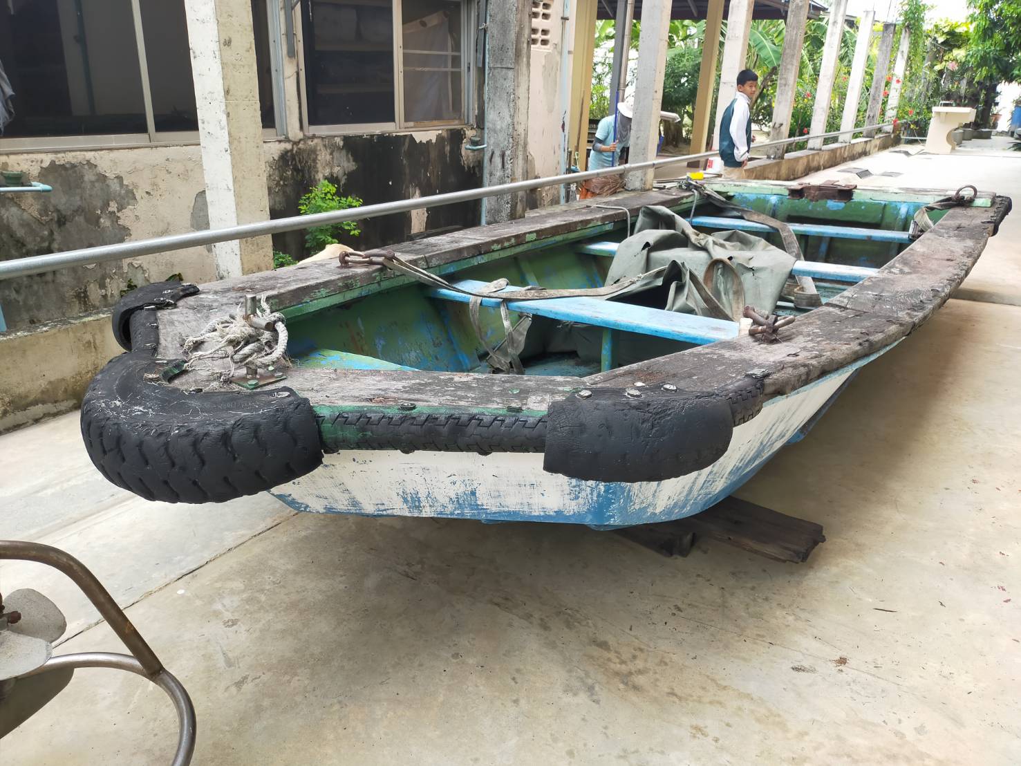 เรือไฟเบอร์ 2 ลำ