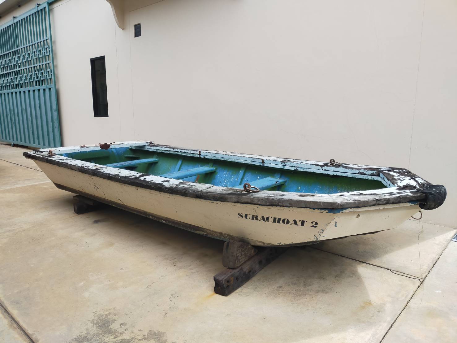 เรือไฟเบอร์ 2 ลำ