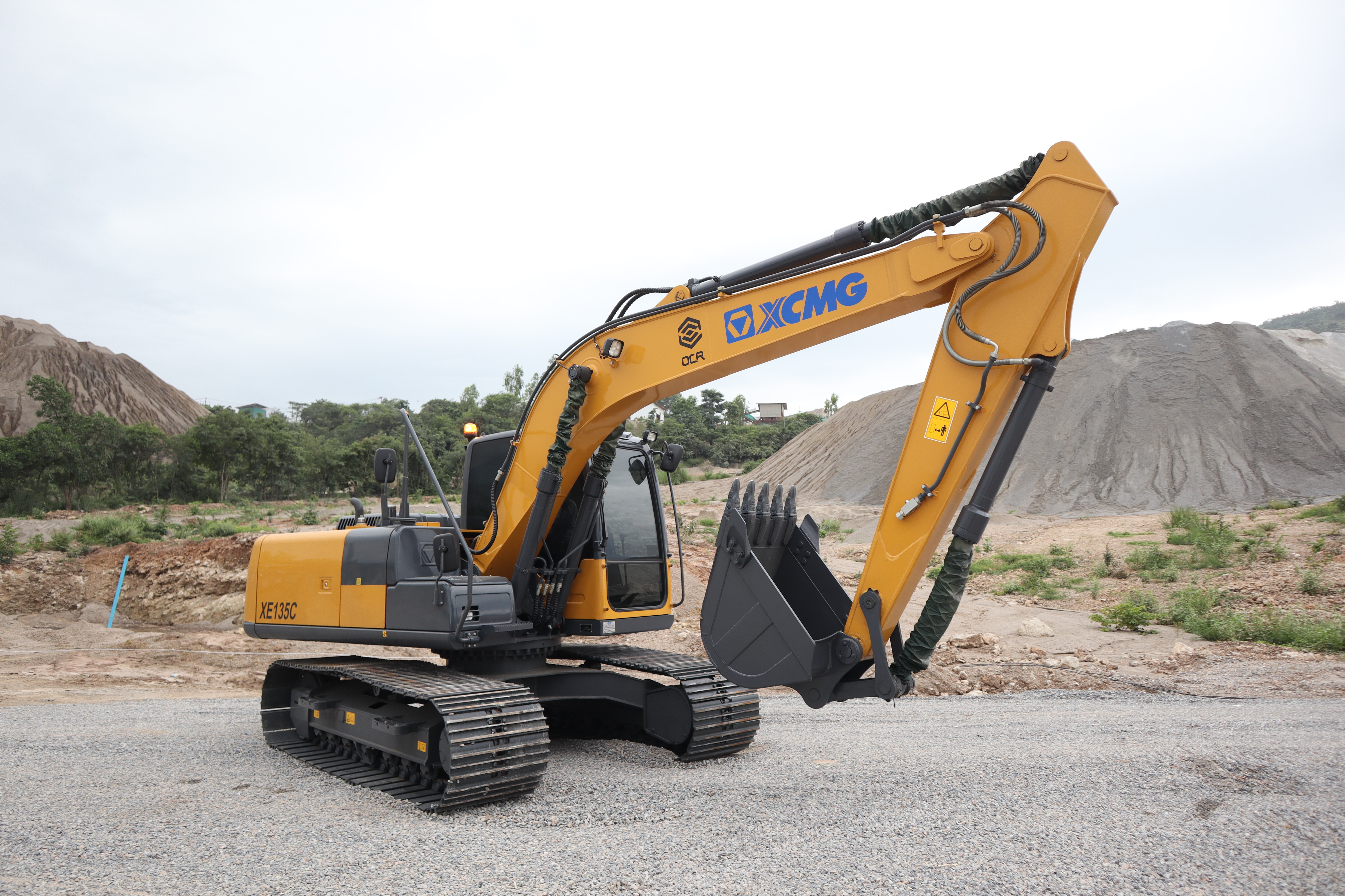 รถแมคโคร XCMG รุ่น XE135C
