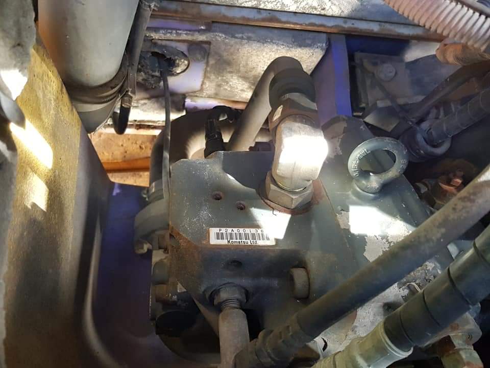 KOMATSU PC58SF ขนาด5.8ตัน ปรับบูมได้2ระดับ และออฟเซทบูม พร้อมตู้เก๋ง มีแอร์ จากโรงงาน แทรคเหล็ก+เกี้