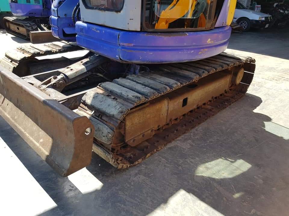 KOMATSU PC58SF ขนาด5.8ตัน ปรับบูมได้2ระดับ และออฟเซทบูม พร้อมตู้เก๋ง มีแอร์ จากโรงงาน แทรคเหล็ก+เกี้