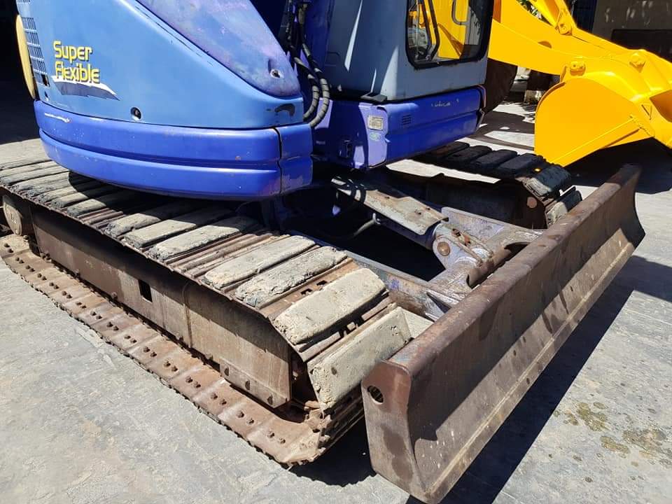 KOMATSU PC58SF ขนาด5.8ตัน ปรับบูมได้2ระดับ และออฟเซทบูม พร้อมตู้เก๋ง มีแอร์ จากโรงงาน แทรคเหล็ก+เกี้