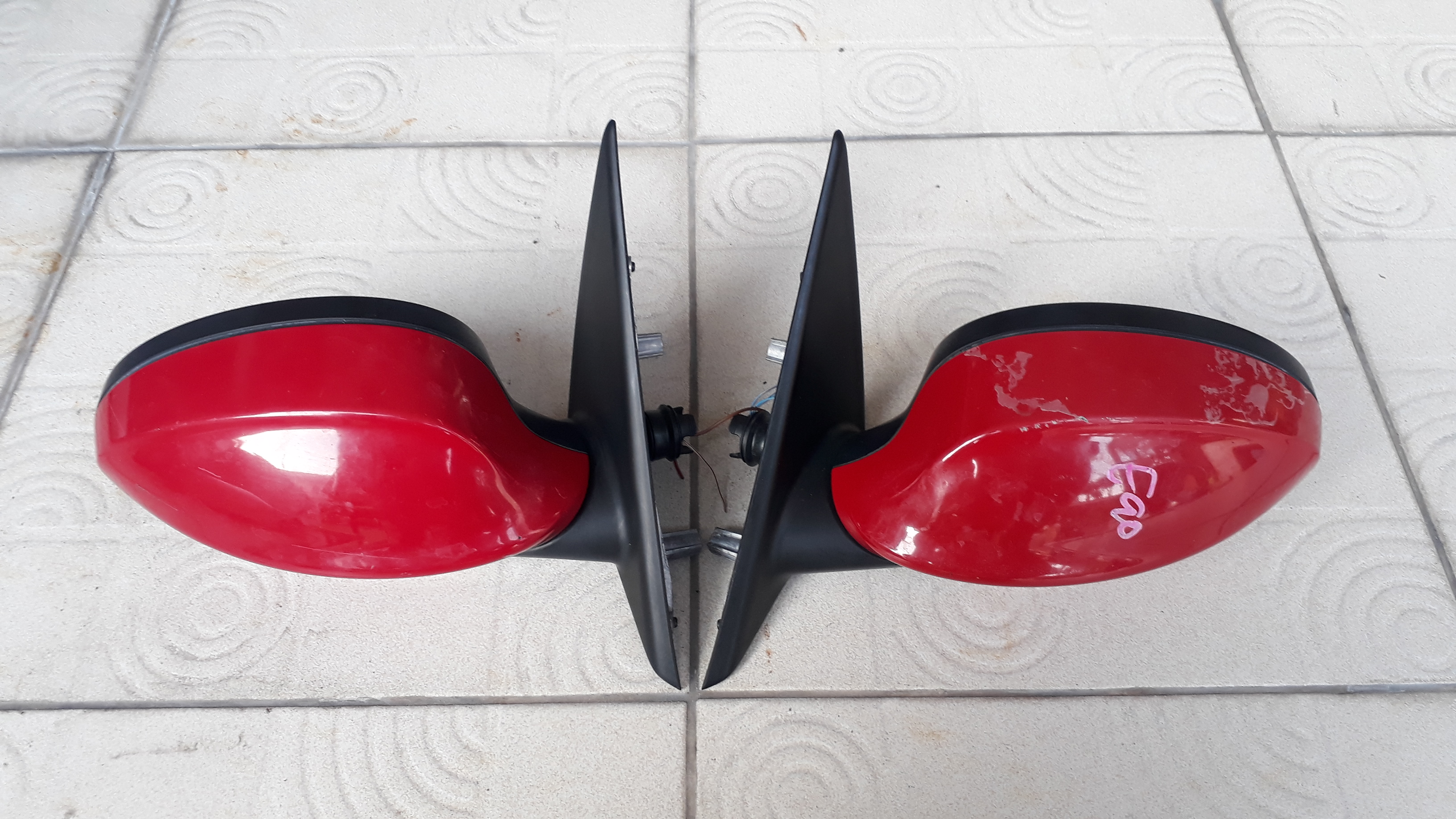 กระจกมองข้าง BMW E90 แท้ สีแดง มือสองจากญี่ปุ่น กระจกมองข้าง BMW E90 แท้ สีแดง มือสองจากญี่ปุ่น