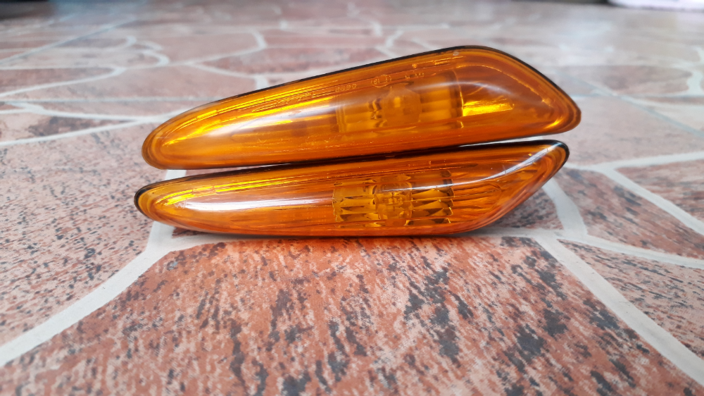 ไฟเลี้ยวแก้มสีส้ม BMW E46 แท้ ปี99-05 ไฟเลี้ยวแก้มสีส้ม BMW E46 แท้ ปี99-05