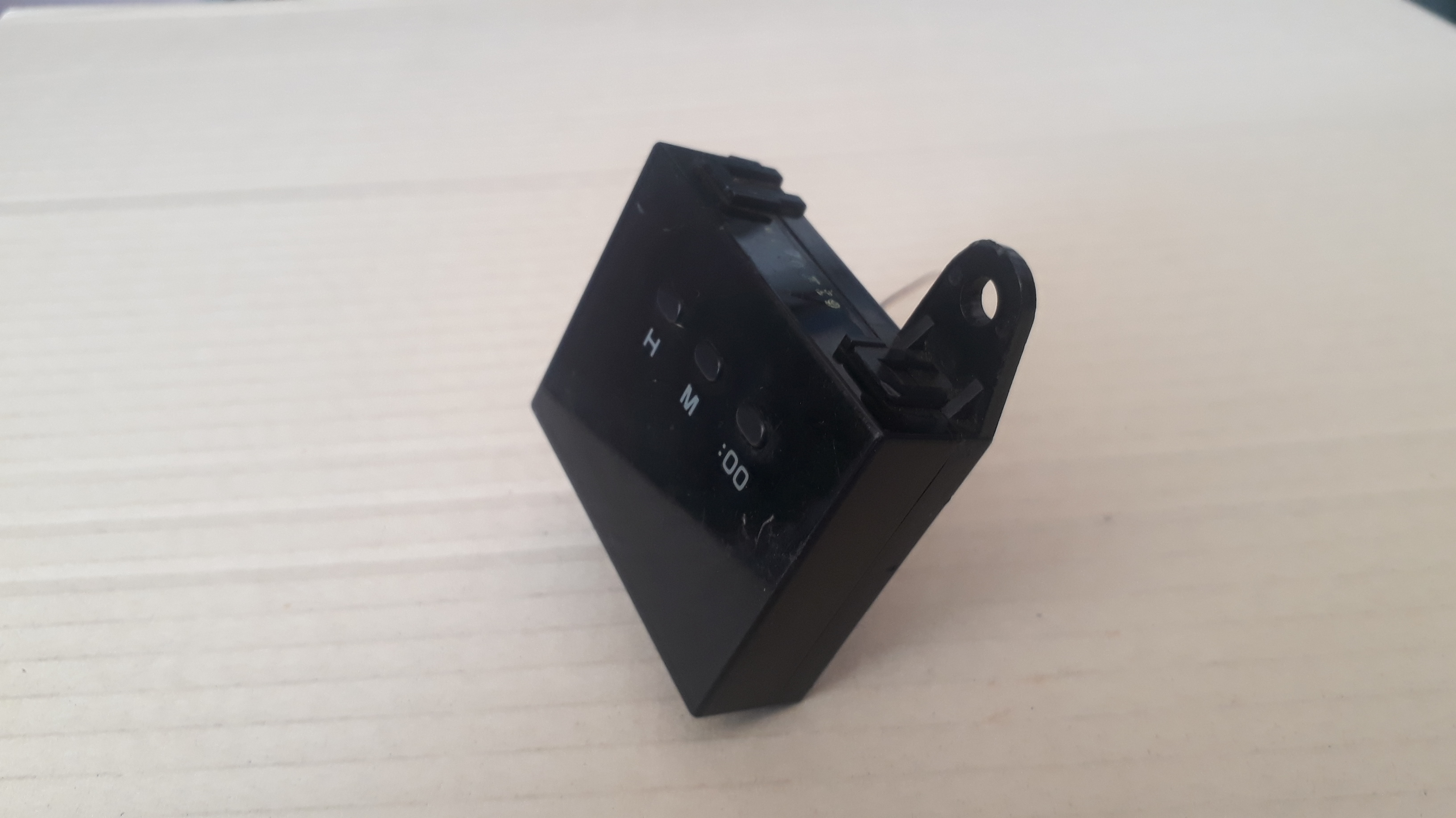 นาฬิกาติดรถ TOYOTA Hiace 1995 แท้ แบบดิจิตอล ทรงสี่เหลี่ยม นาฬิกาติดรถ TOYOTA Hiace 1995 แท้ แบบดิจิตอล ทรงสี่เหลี่ยม