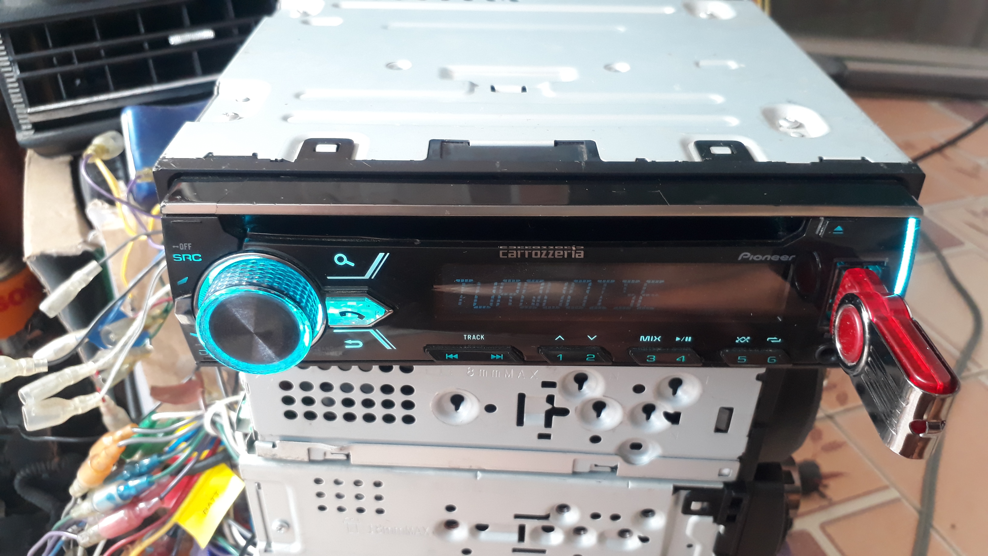 เครื่องเล่น Pioneer CD MP3 USB FM ติดรถยนต์ ขนาด1ดิน รุ่น DEH-5300