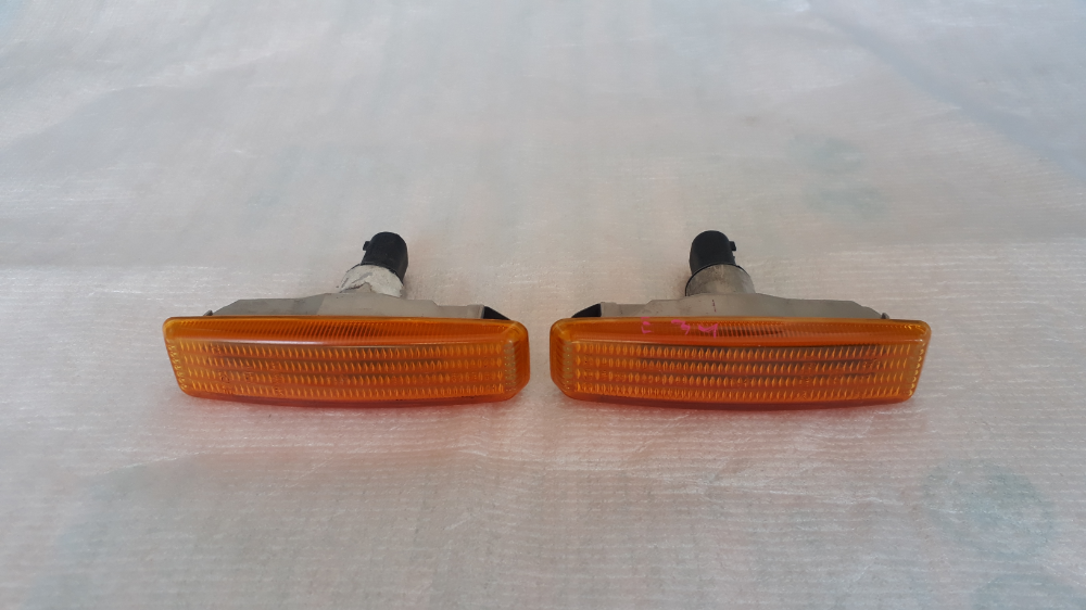 ไฟเลี้ยวแก้มสีส้ม BMW E39 แท้