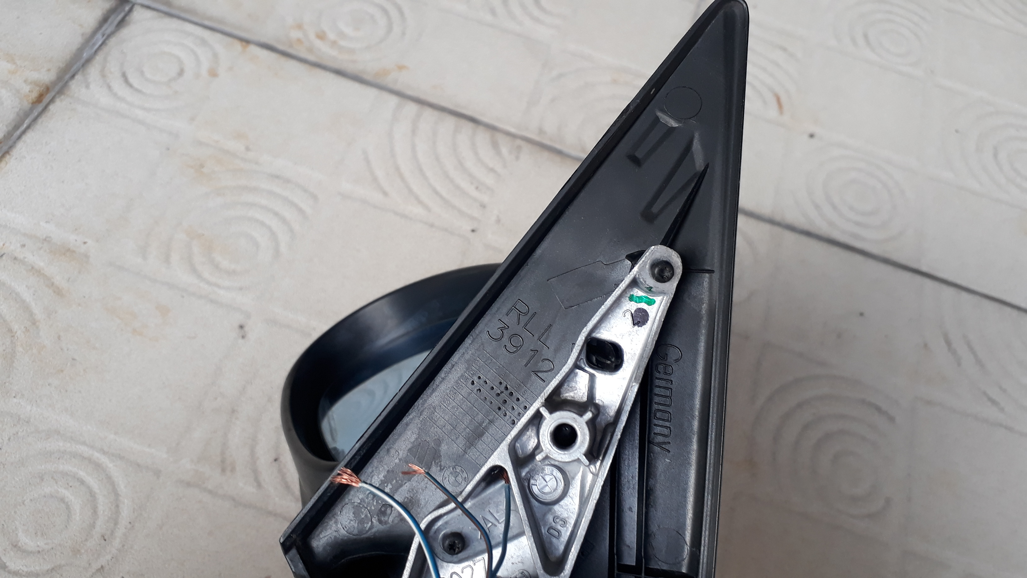 กระจกมองข้าง BMW E90 แท้ สีแดง มือสองจากญี่ปุ่น กระจกมองข้าง BMW E90 แท้ สีแดง มือสองจากญี่ปุ่น