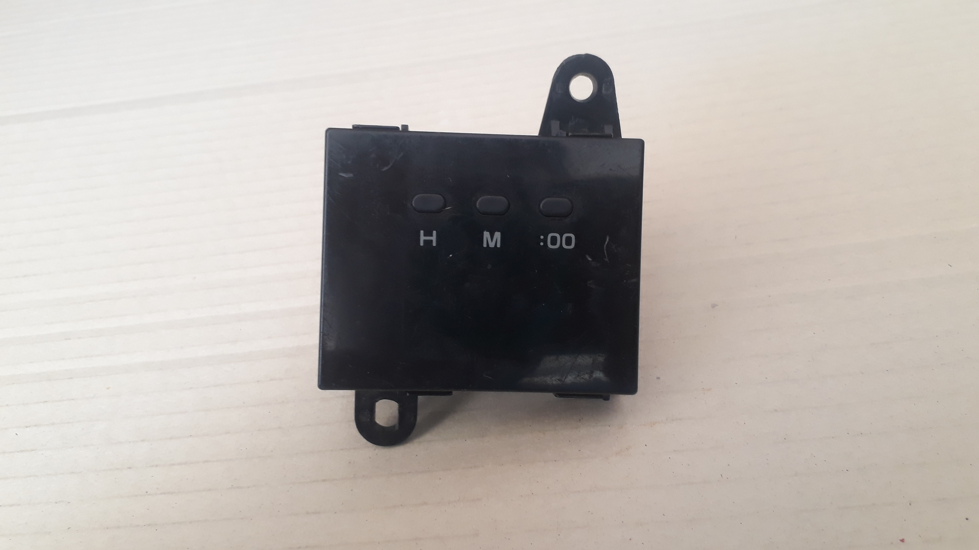 นาฬิกาติดรถ TOYOTA Hiace 1995 แท้ แบบดิจิตอล ทรงสี่เหลี่ยม