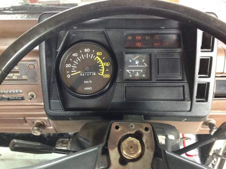 ขายหัวรถบรรทุก6ล้อ HINO สภาพดีพร้อมใช้งาน ขายหัวรถบรรทุก6ล้อ HINO สภาพดีพร้อมใช้งาน