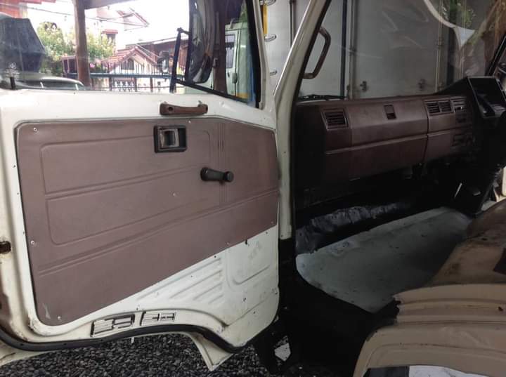 ขายหัวรถบรรทุก6ล้อ HINO สภาพดีพร้อมใช้งาน ขายหัวรถบรรทุก6ล้อ HINO สภาพดีพร้อมใช้งาน