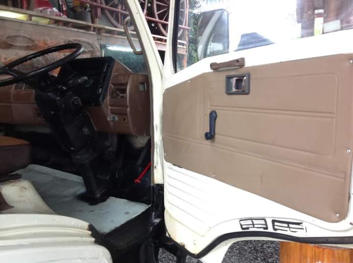 ขายหัวรถบรรทุก6ล้อ HINO สภาพดีพร้อมใช้งาน ขายหัวรถบรรทุก6ล้อ HINO สภาพดีพร้อมใช้งาน