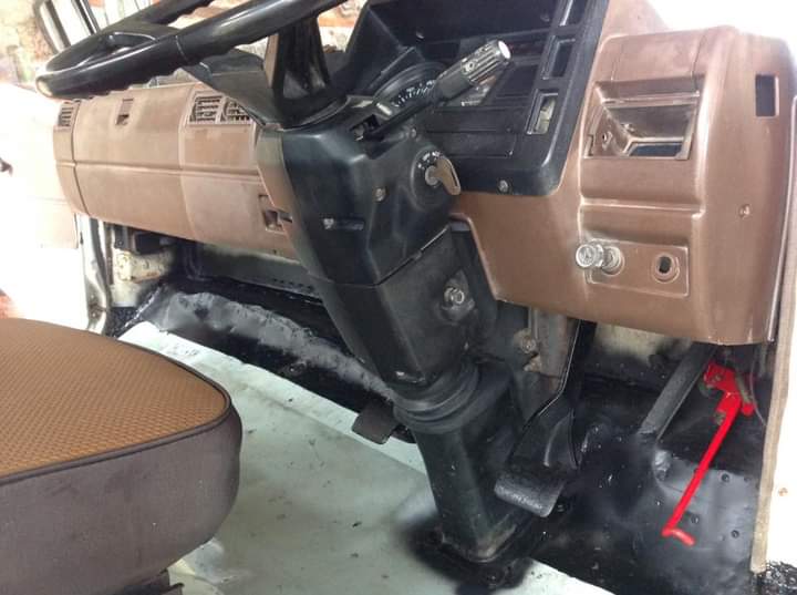 ขายหัวรถบรรทุก6ล้อ HINO สภาพดีพร้อมใช้งาน ขายหัวรถบรรทุก6ล้อ HINO สภาพดีพร้อมใช้งาน