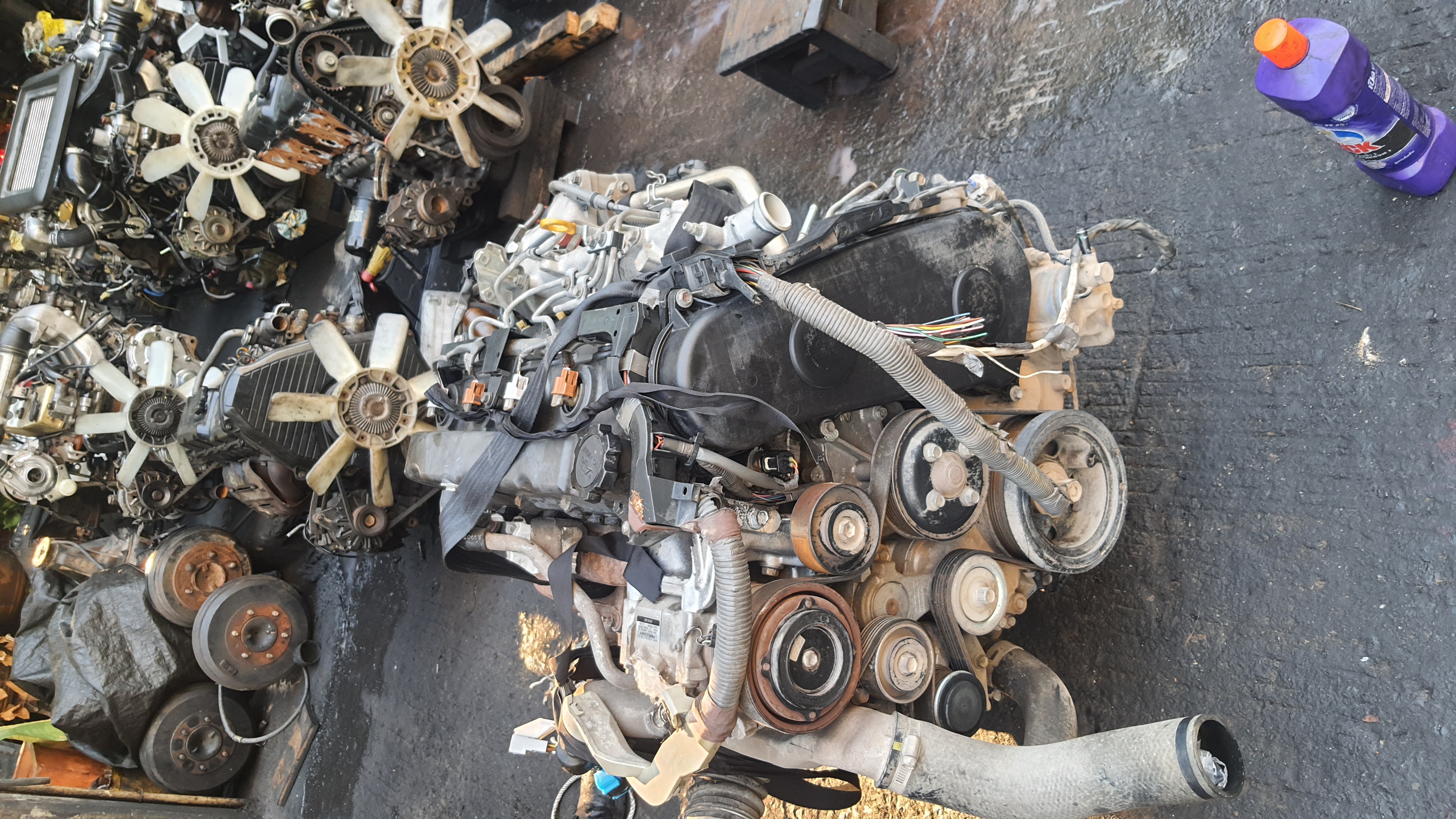 เครื่องยนต์ Toyota คอมมูเตอร์ 2kD 2500c.c เครื่องยนต์ Toyota คอมมูเตอร์ 2kD 2500c.c