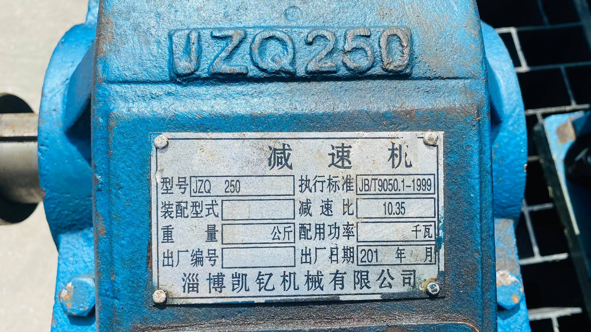 หัวเกียร์ทด JZQ 250 อัตราทด 1 : 10 (150 rpm) ใช้กับมอเตอร์ 15-20 HP หัวเกียร์ทด JZQ 250 อัตราทด 1 : 10 (150 rpm) ใช้กับมอเตอร์ 15-20 HP