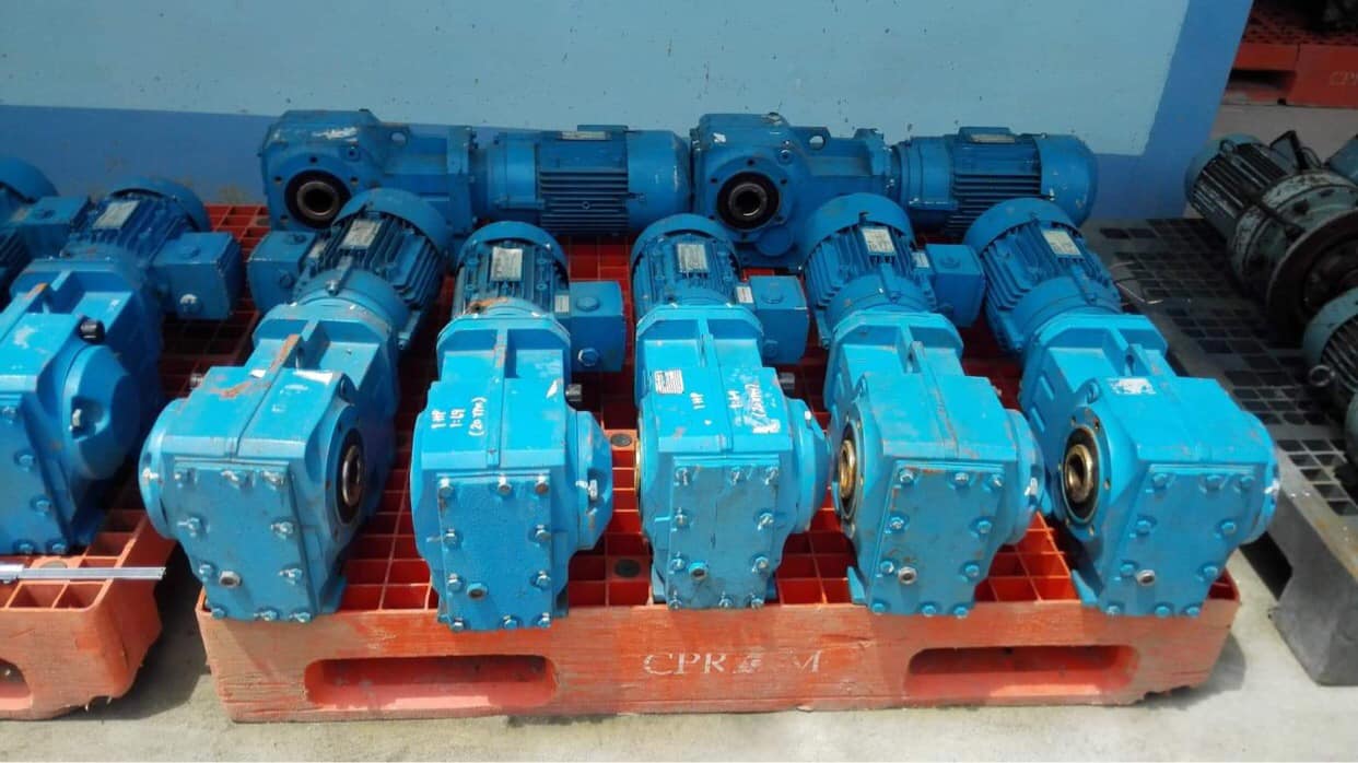เยอรมันแท้ !! มอเตอร์เกียร์เยอรมัน SIEMENS GEAR GERMANY ทด 1 : 69.78 เยอรมันแท้ !! มอเตอร์เกียร์เยอรมัน SIEMENS GEAR GERMANY ทด 1 : 69.78
