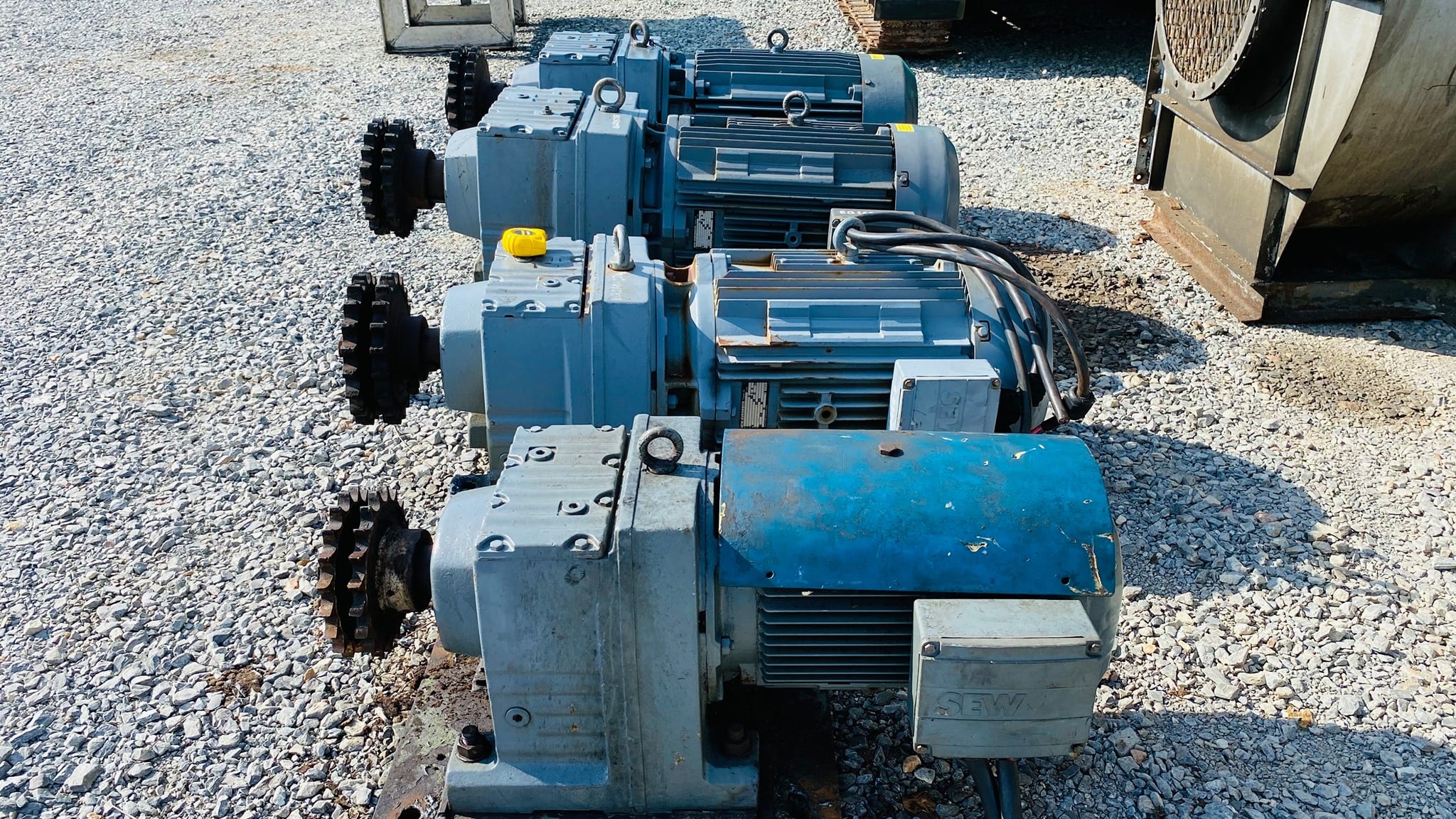 มอเตอร์เกียร์ทดกำลังของยุโรป SEW EURODRIVE ไฟ 380V มอเตอร์เกียร์ทดกำลังของยุโรป SEW EURODRIVE ไฟ 380V
