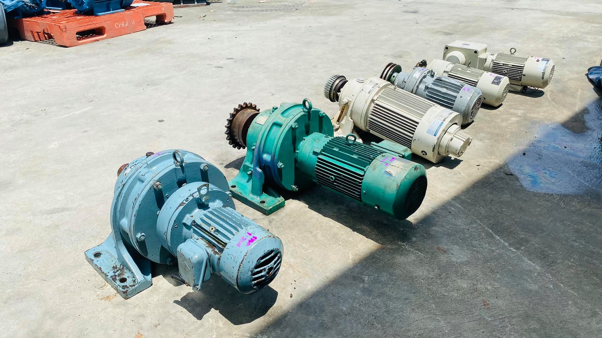 มอเตอร์เกียร์ทดญี่ปุ่น SUMITOMO JAPAN ระบบไฟ 380V เข้าใหม่ 6 ตัว มอเตอร์เกียร์ทดญี่ปุ่น SUMITOMO JAPAN ระบบไฟ 380V เข้าใหม่ 6 ตัว