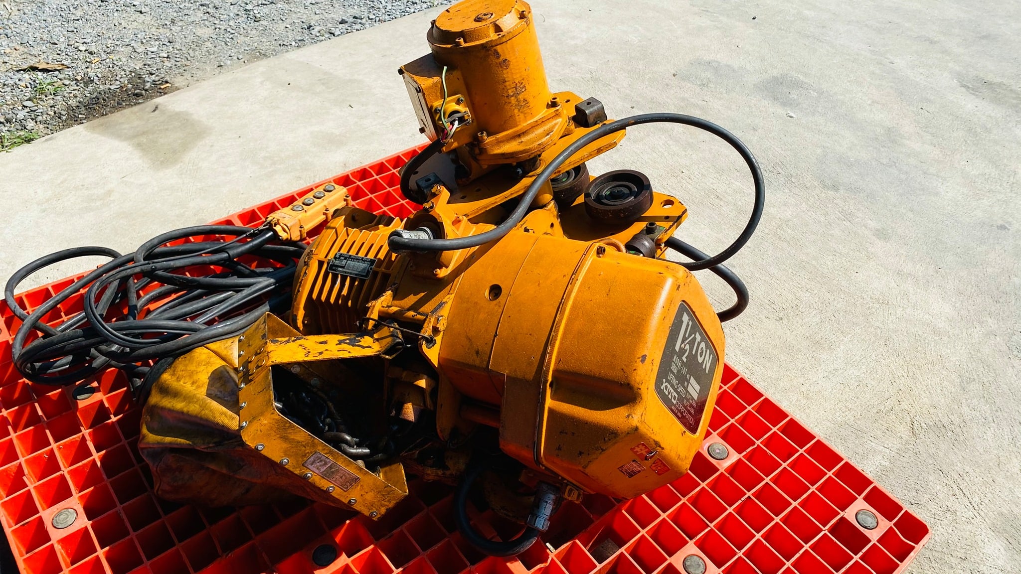 รอกโซ่ไฟฟ้าเก่าญี่ปุ่น KITO JAPAN ขนาด 1.5 t