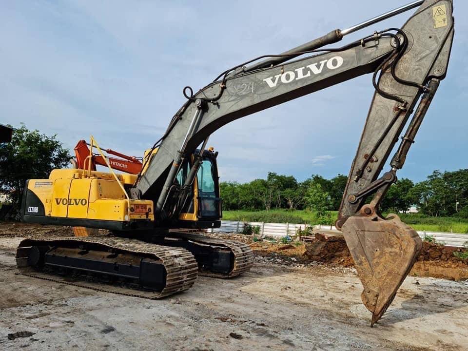 ขายด่วน Volvo 210B Prime ขายด่วน Volvo 210B Prime