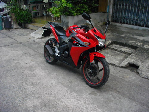 ขาย HONDA CBR 150i หัวฉีด สวยเฉียบ เครื่องเดิมสดมากๆ ราคา 27500 บาท ขาย HONDA CBR 150i หัวฉีด สวยเฉียบ เครื่องเดิมสดมากๆ ราคา 27500 บาท