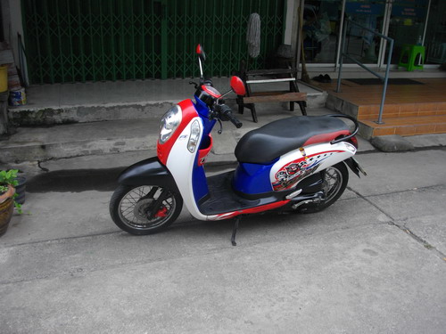 ขาย Honda Scoopy i หัวฉีด สวยเด่น เครื่องเดิมดียอดเยี่ยม ราคา 21500 บาท ขาย Honda Scoopy i หัวฉีด สวยเด่น เครื่องเดิมดียอดเยี่ยม ราคา 21500 บาท