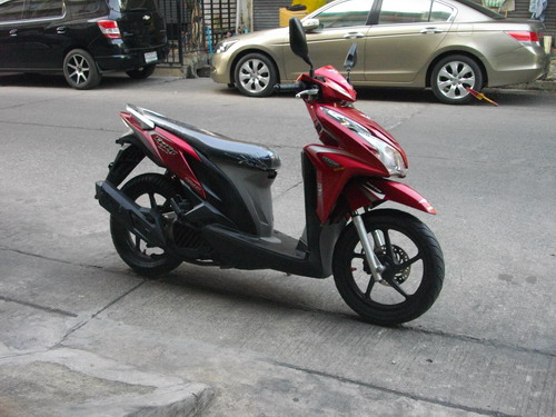 ขาย Click 125i หัวฉีด ตัวท๊อป ล้อแม็ก คอมบายเบรค สวยสด เครื่องยอดเยี่ยม 22000 บาท