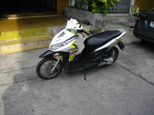ขาย Click 110i หัวฉีด สวยเด่น เครื่องสดสุดเยี่ยม ได้ไปใช้ยาวๆ ราคา 14500 บาท