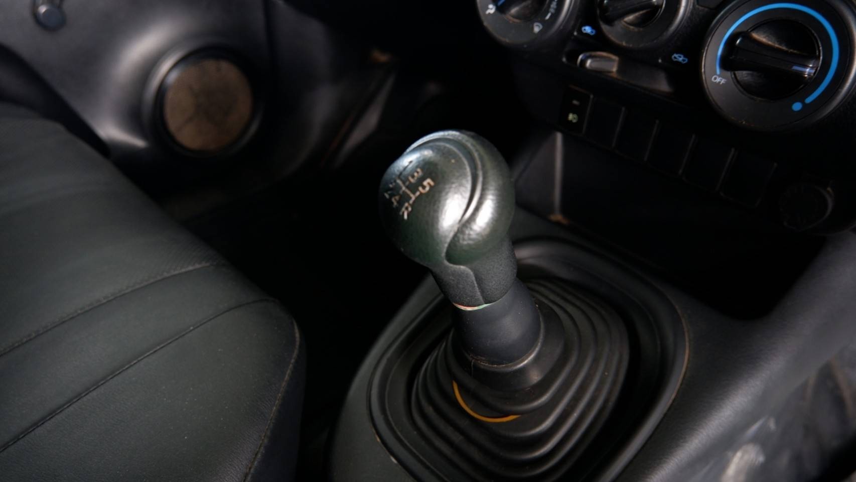 TOYOTA HILUX REVO 2.4 J STANDARD CAB 2016