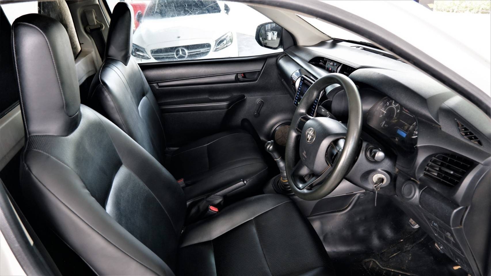 TOYOTA HILUX REVO 2.4 J STANDARD CAB 2016