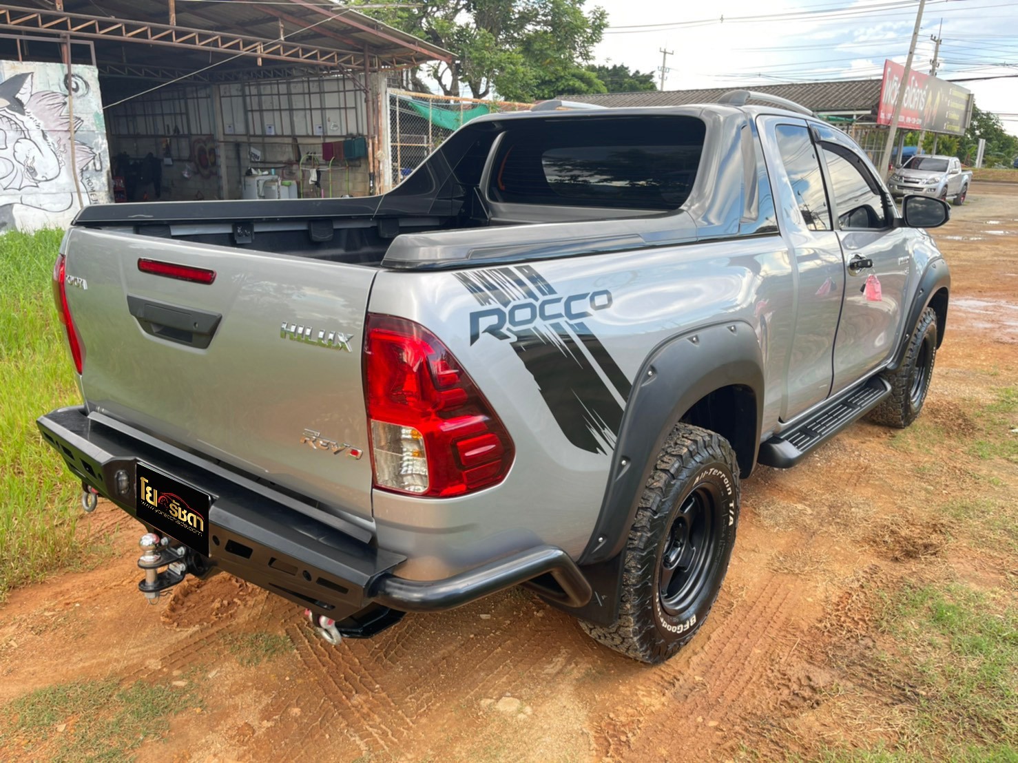 TOYOTA REVO ROCCO SMART CAB 2.8 G 4X4 MT 2018 