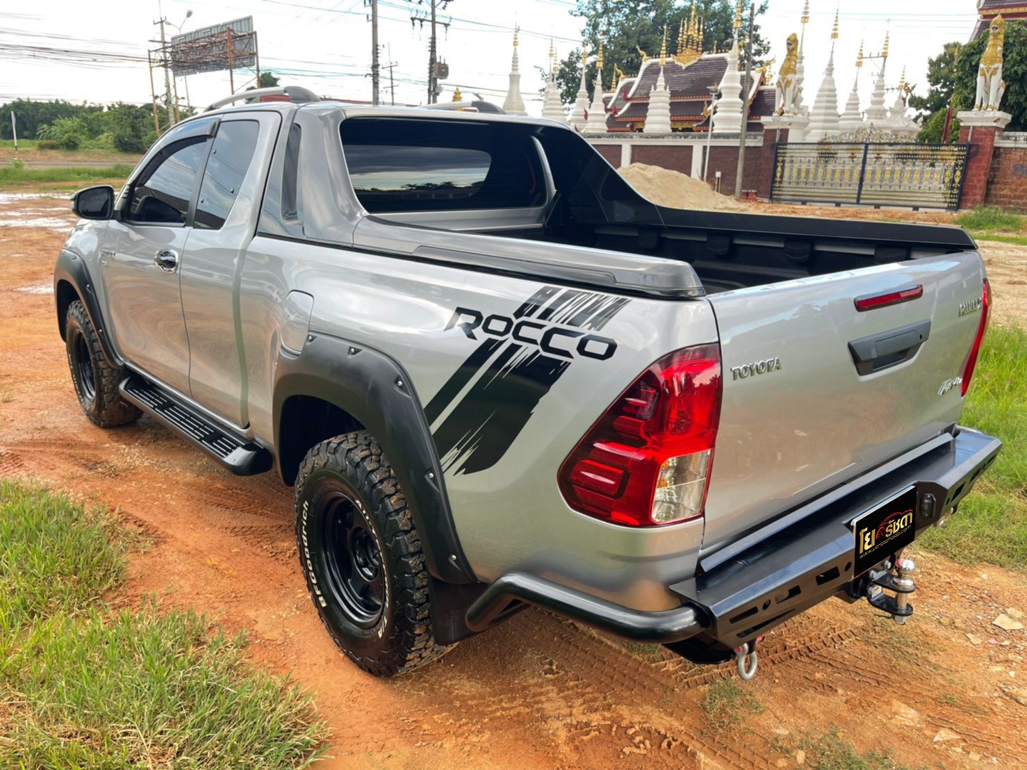 TOYOTA REVO ROCCO SMART CAB 2.8 G 4X4 MT 2018 