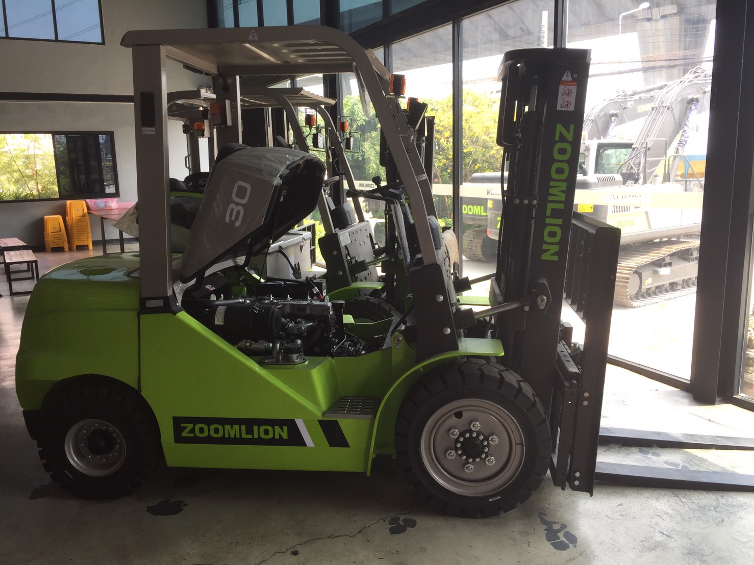 ตัวแทนจำหน่ายรถโฟล์คลิฟท์ ยี่ห้อ ZOOMLION ตัวแทนจำหน่ายรถโฟล์คลิฟท์ ยี่ห้อ ZOOMLION