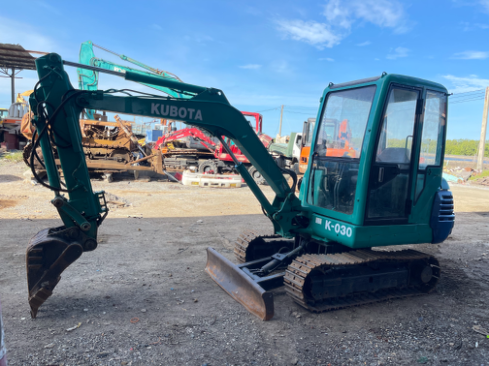 รถขุด Kubota kx30 เก่านอก มีลายเจาะ บูมสไลด์ได้ แทร็กเหล็ก เครื่องปั้มเร็วแรง เอ็วแน่น ปั้มนิ้ว