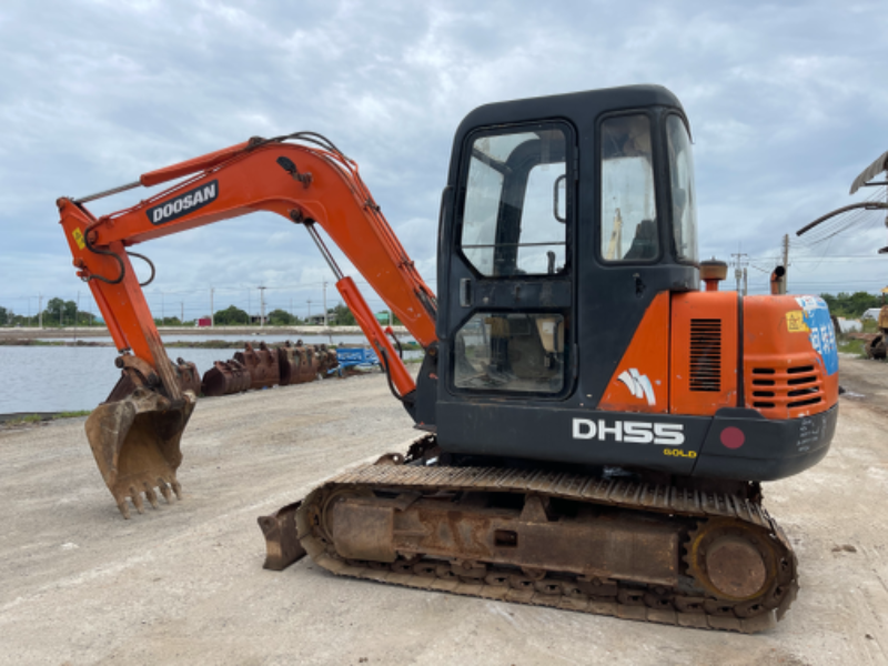 รถขุด DOOSAN DH55 (ขนาด5.5ตัน) เก่านอก เครื่องปั้มแรง เอวแน่น เอกสารอินวอย ราคา 330,000 บาทโทร 099-2