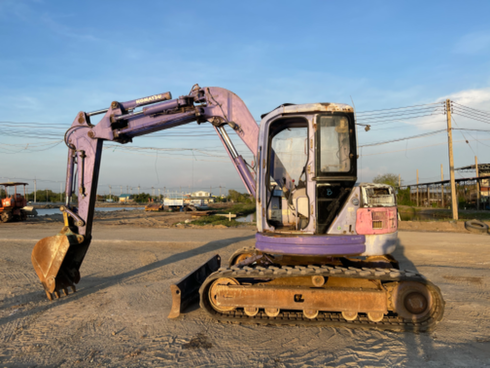 รถขุด KOMATSU pc75uu-2 เก่าญี่ปุ่น มีลายเจาะ ไม่เคยใช้ในไทย