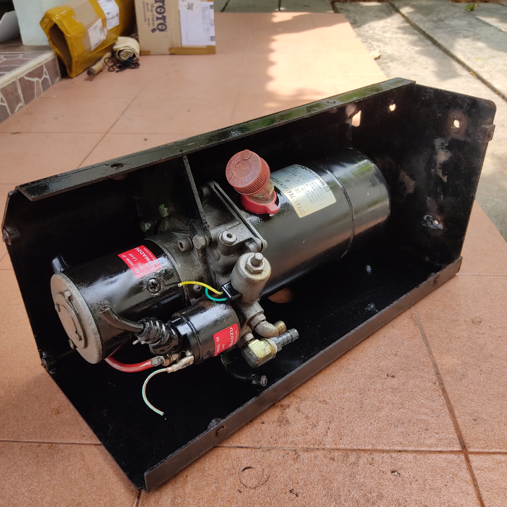 ปั้มไฮดรอลิค 24V. Shimadsu ปั้มไฮดรอลิค 24V. Shimadsu