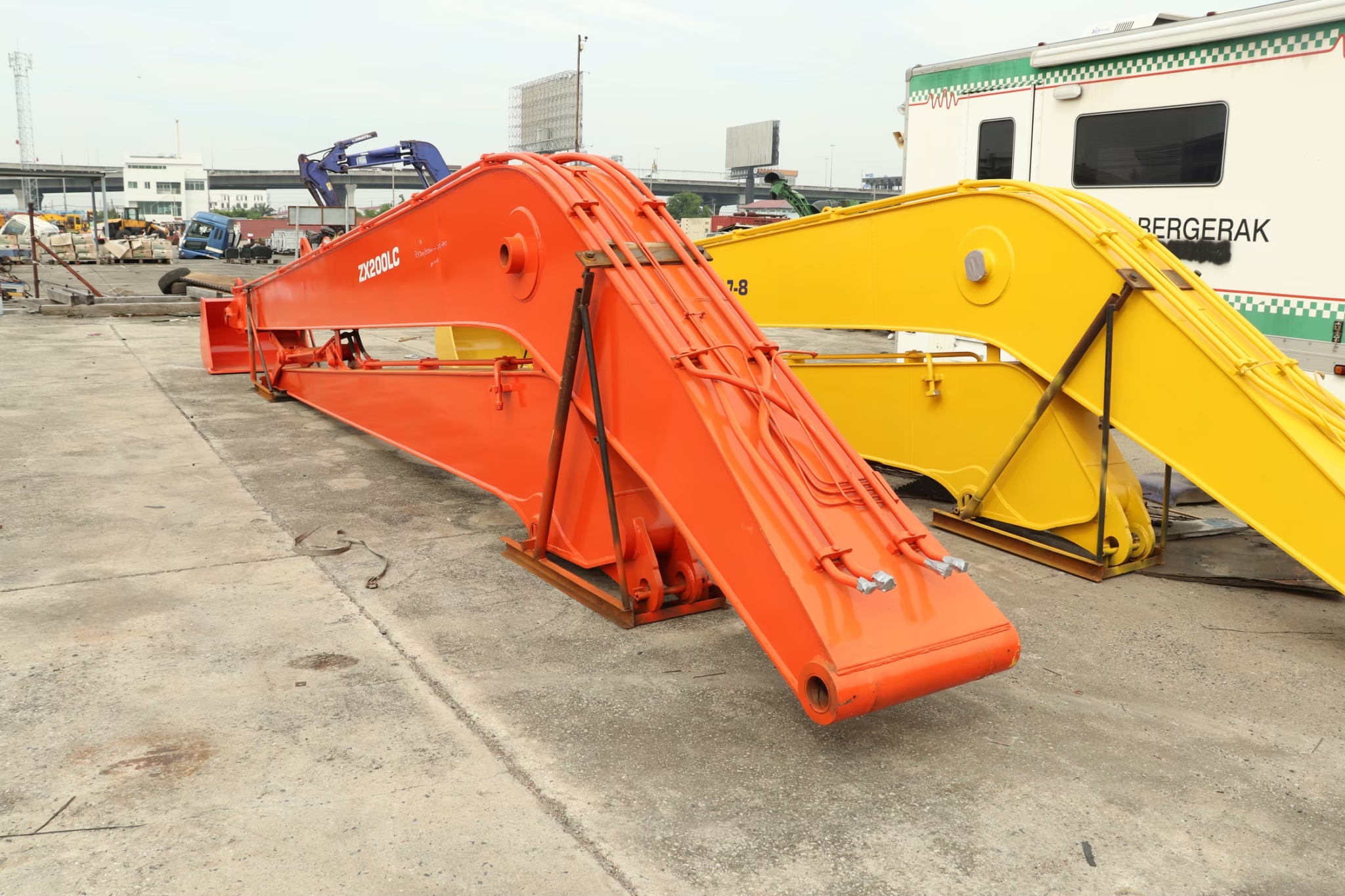 บูมยาวสำหรับ SK200 / PC200 / ZX200